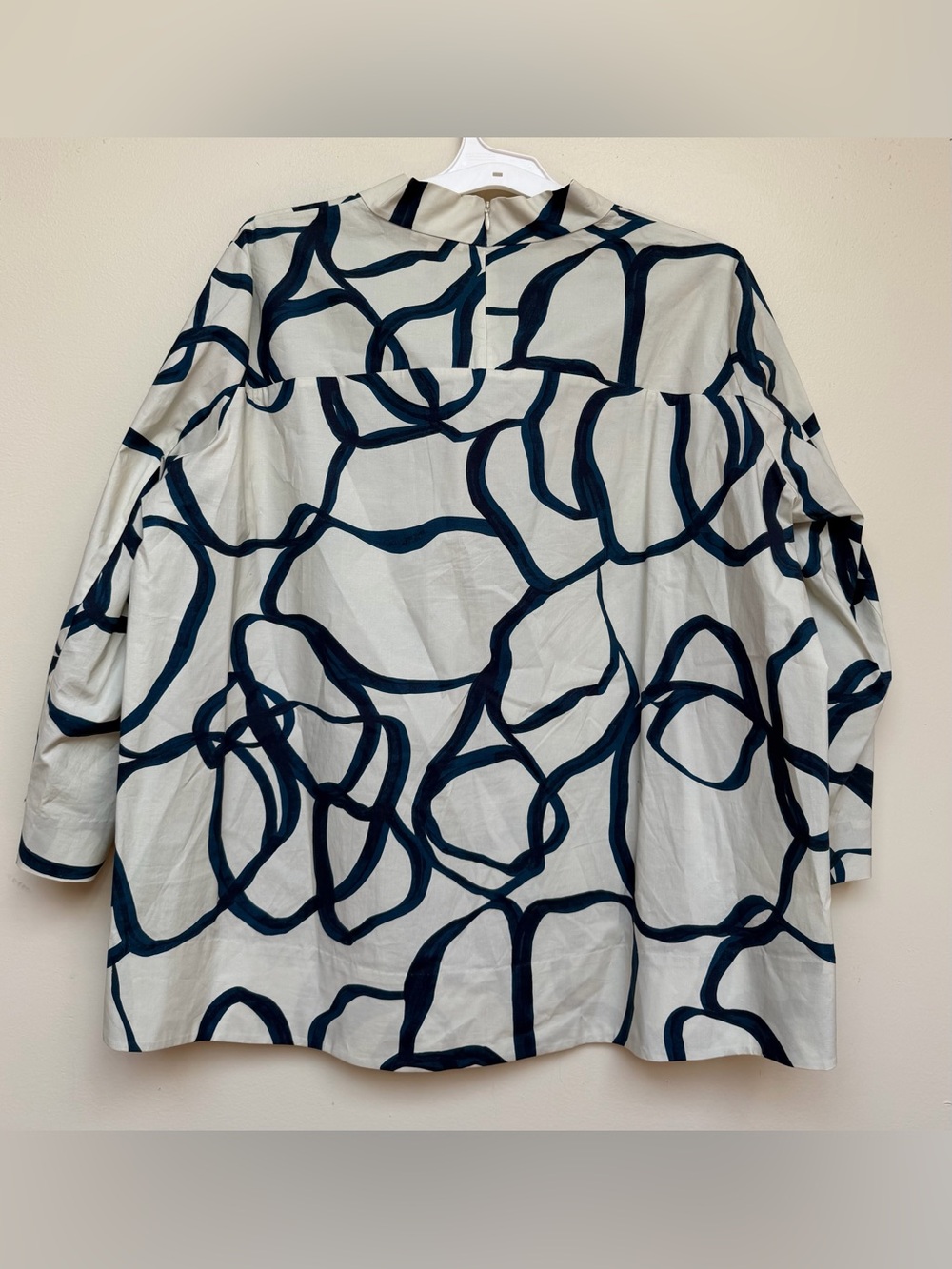 COS printed voluminous top | Size 12 - Picture 3 of 8